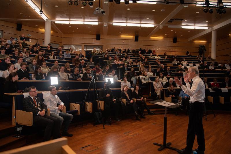 For første gang på lang tid kunne Auditorium 1 i Teorifagbygget på UiT i Tromsø fylles med ansatte og studenter.